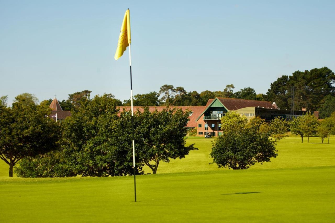 Ufford Park Resort Удбридж Екстериор снимка